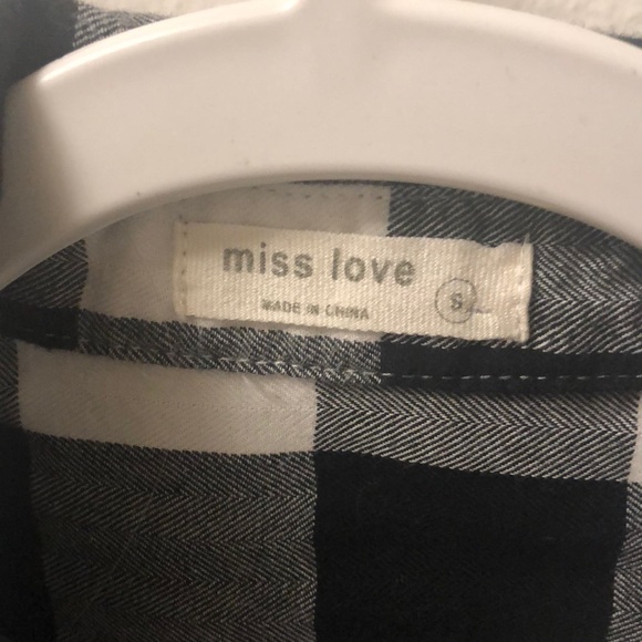 Cute cropped buffalo plaid flannel - Picture 2 of 4